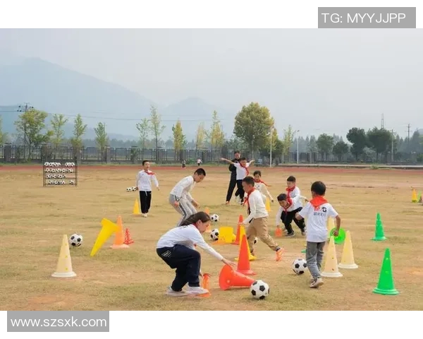 伊宁县乡村足球比赛精彩直播带你领略乡村足球魅力与激情对决 伊宁县乡村足球比赛精彩直播带你领略乡村足球魅力与激情对决